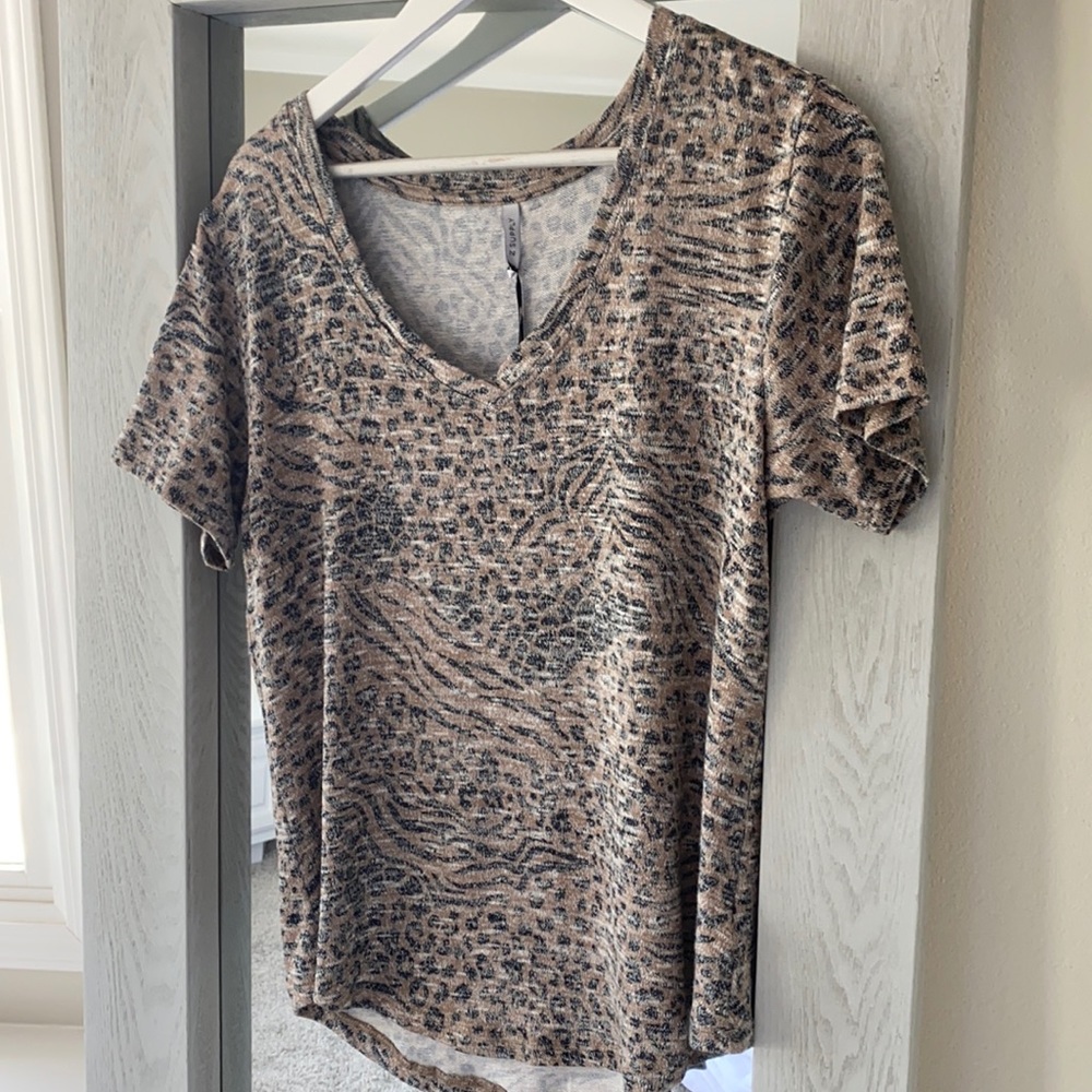 SUPER SOFT ZSUPPLY TOP! BRAND NEW!